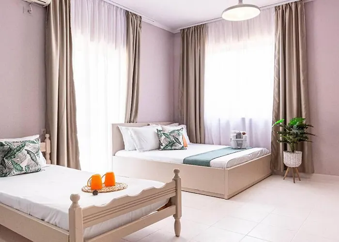 Himara City 34 - Central & Beach Access